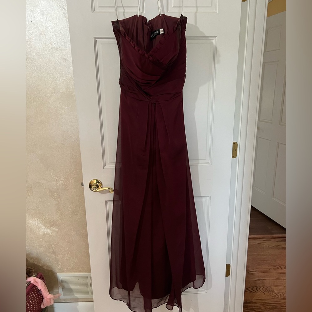 Belosie‎ Formal Gown